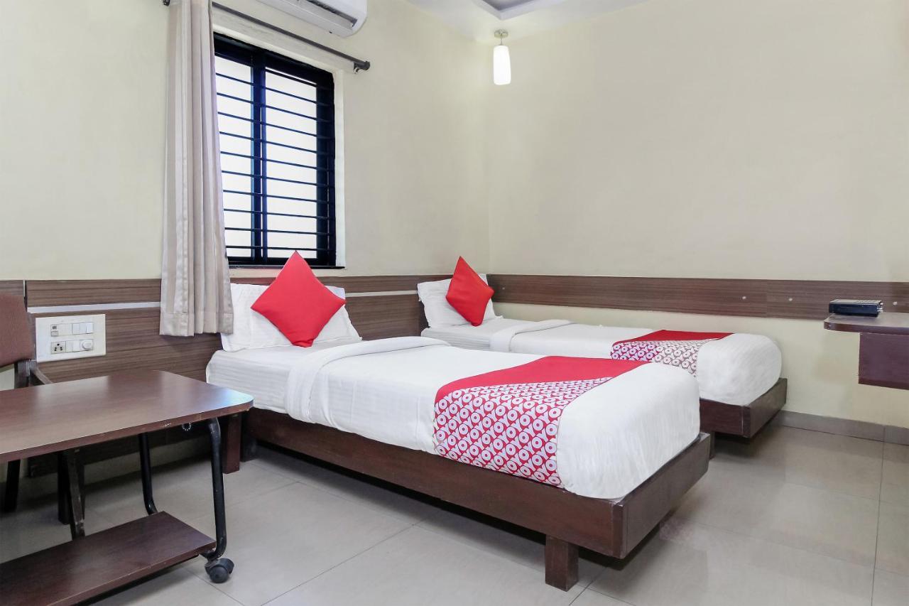 Oyo 30537 Hotel Megharaj Bijāpur Exteriér fotografie