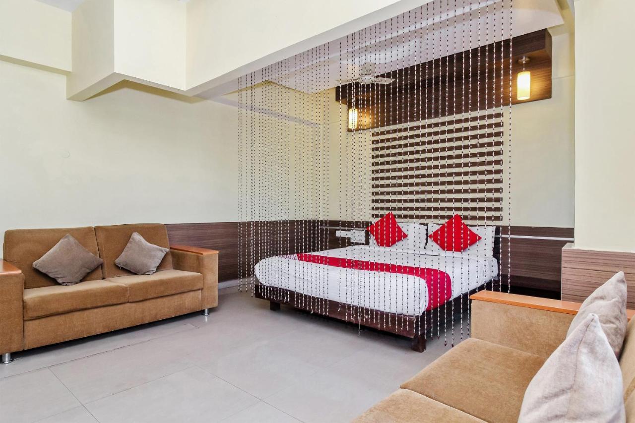 Oyo 30537 Hotel Megharaj Bijāpur Exteriér fotografie