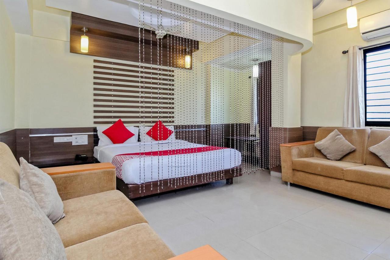 Oyo 30537 Hotel Megharaj Bijāpur Exteriér fotografie