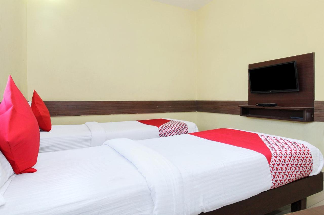 Oyo 30537 Hotel Megharaj Bijāpur Exteriér fotografie