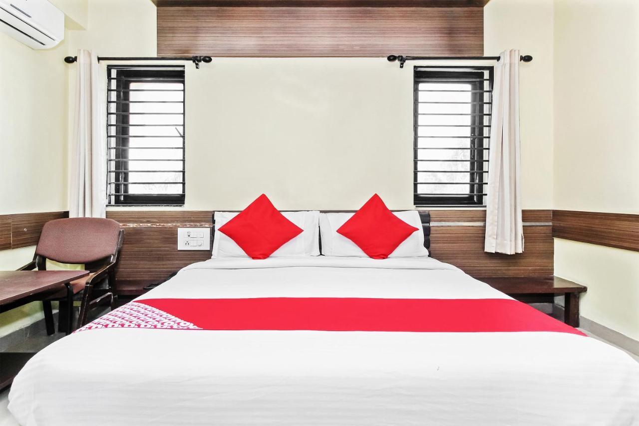 Oyo 30537 Hotel Megharaj Bijāpur Exteriér fotografie