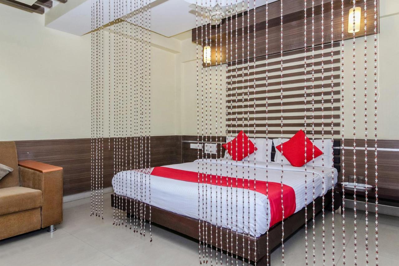 Oyo 30537 Hotel Megharaj Bijāpur Exteriér fotografie