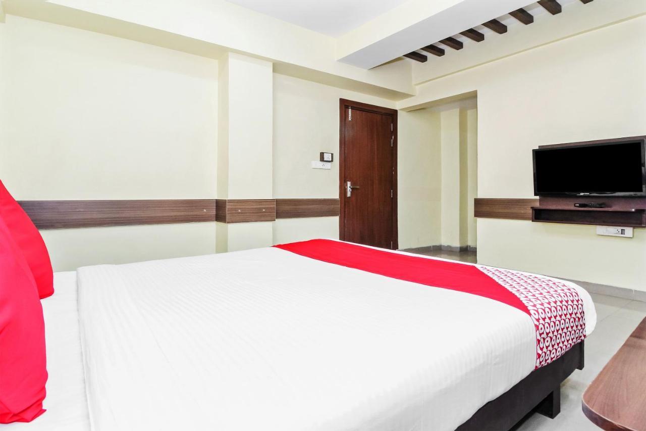 Oyo 30537 Hotel Megharaj Bijāpur Exteriér fotografie